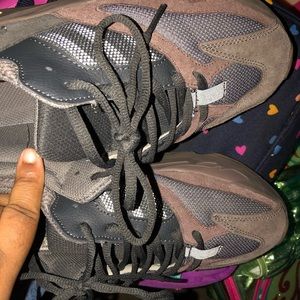 YEEZY BOOST 700 MUAVE/NEON GREEN ADIDAS